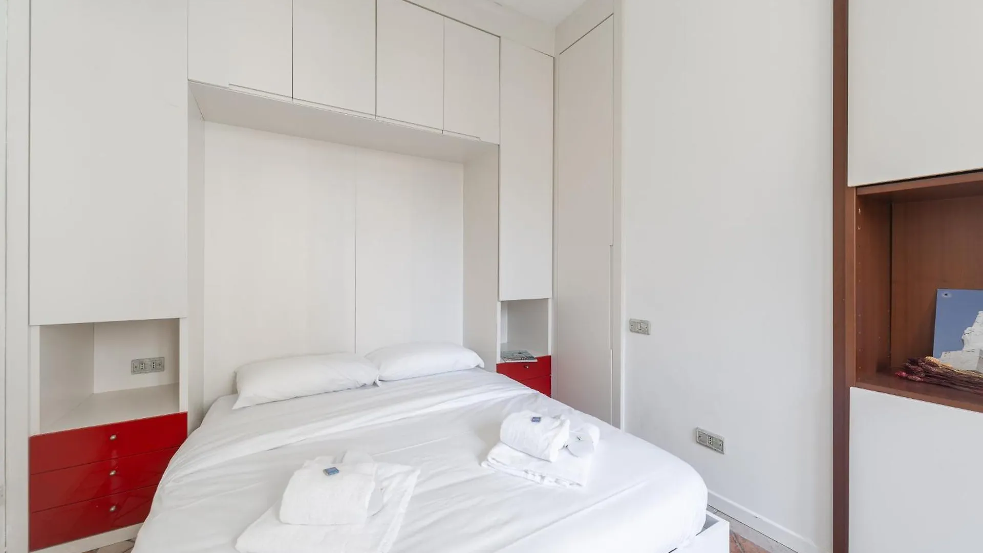 Sunny Apartment With Terrace In Milan City Center By Rentopolis