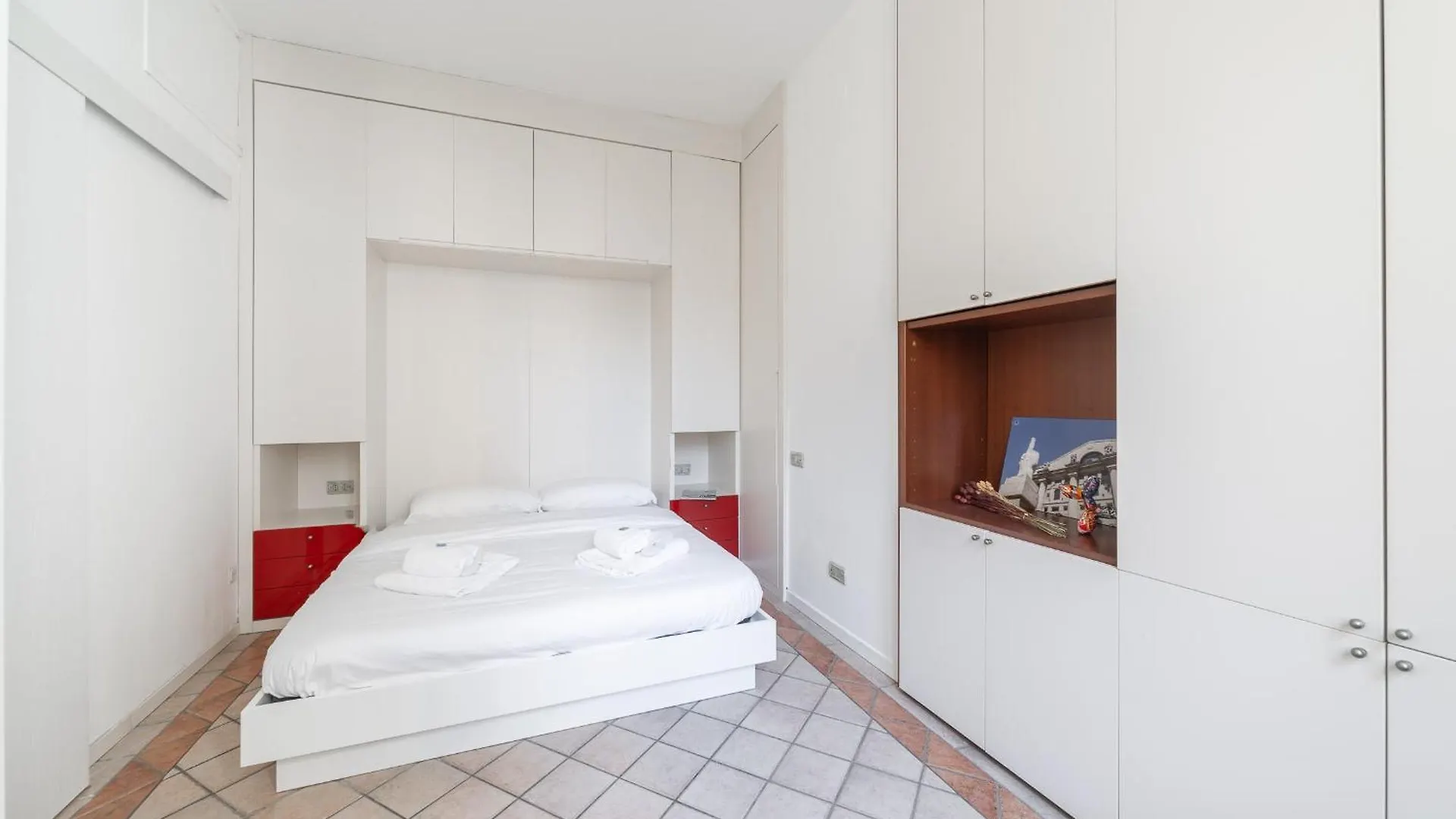Sunny Apartment With Terrace In Milan City Center By Rentopolis Italien