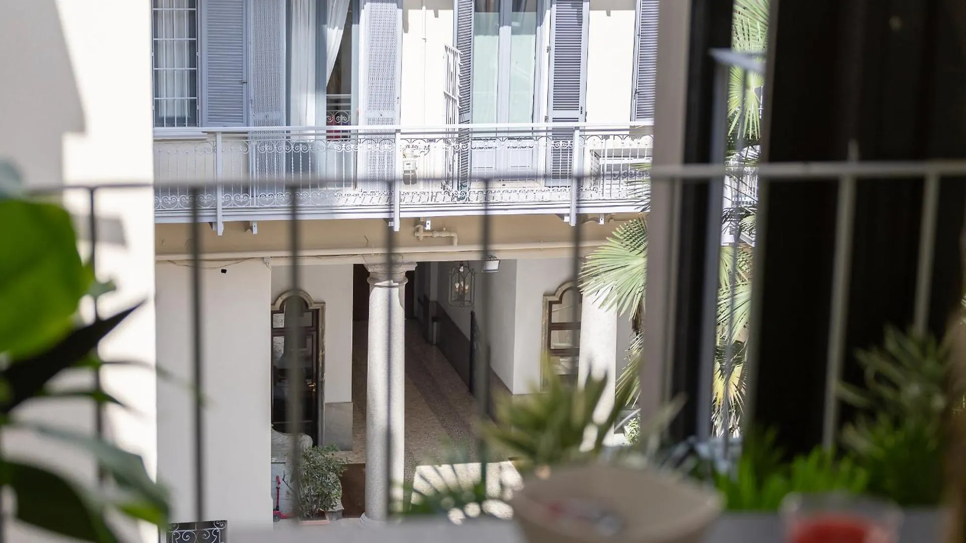 Sunny Apartment With Terrace In Milan City Center By Rentopolis