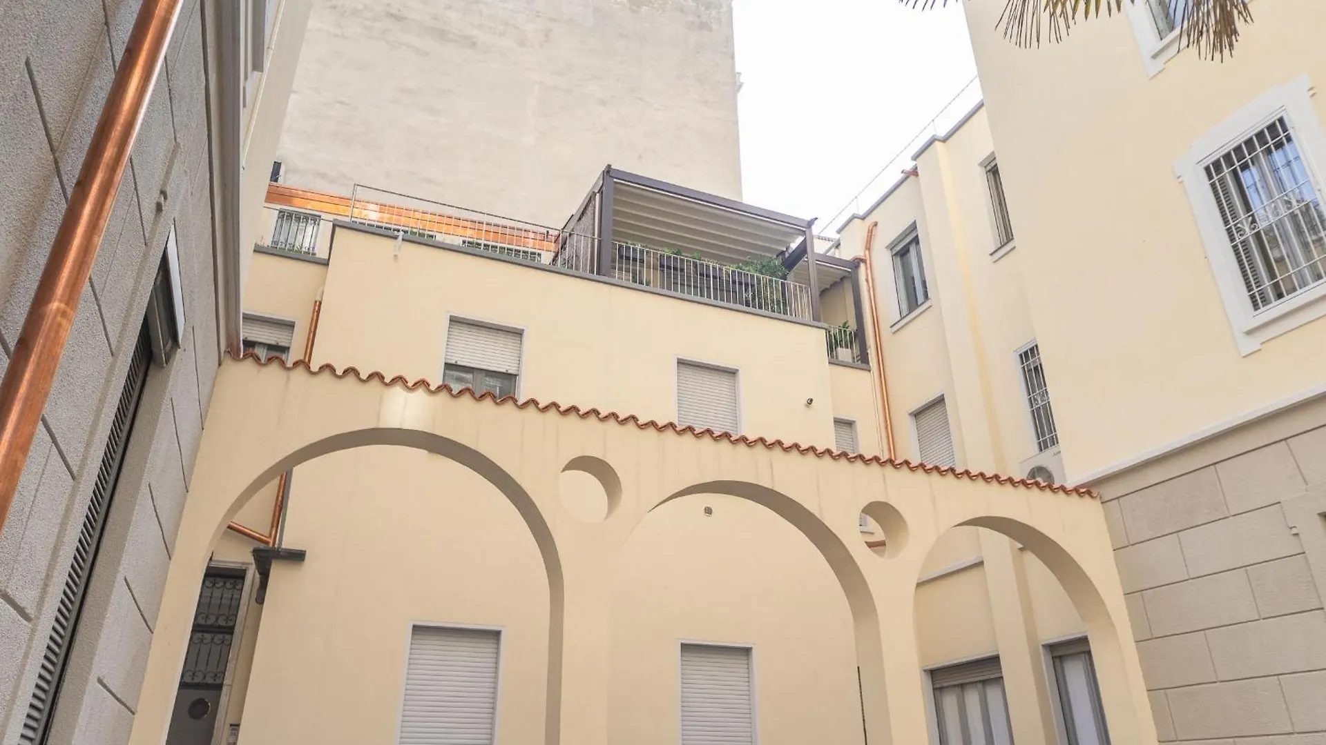 Sunny Apartment With Terrace In Milan City Center By Rentopolis