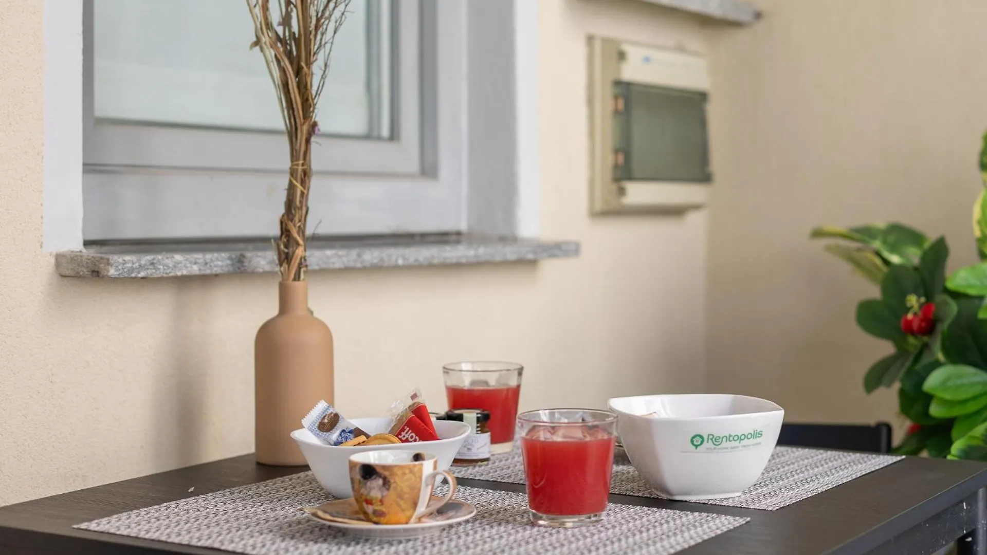 Sunny Apartment With Terrace In Milan City Center By Rentopolis 0*,