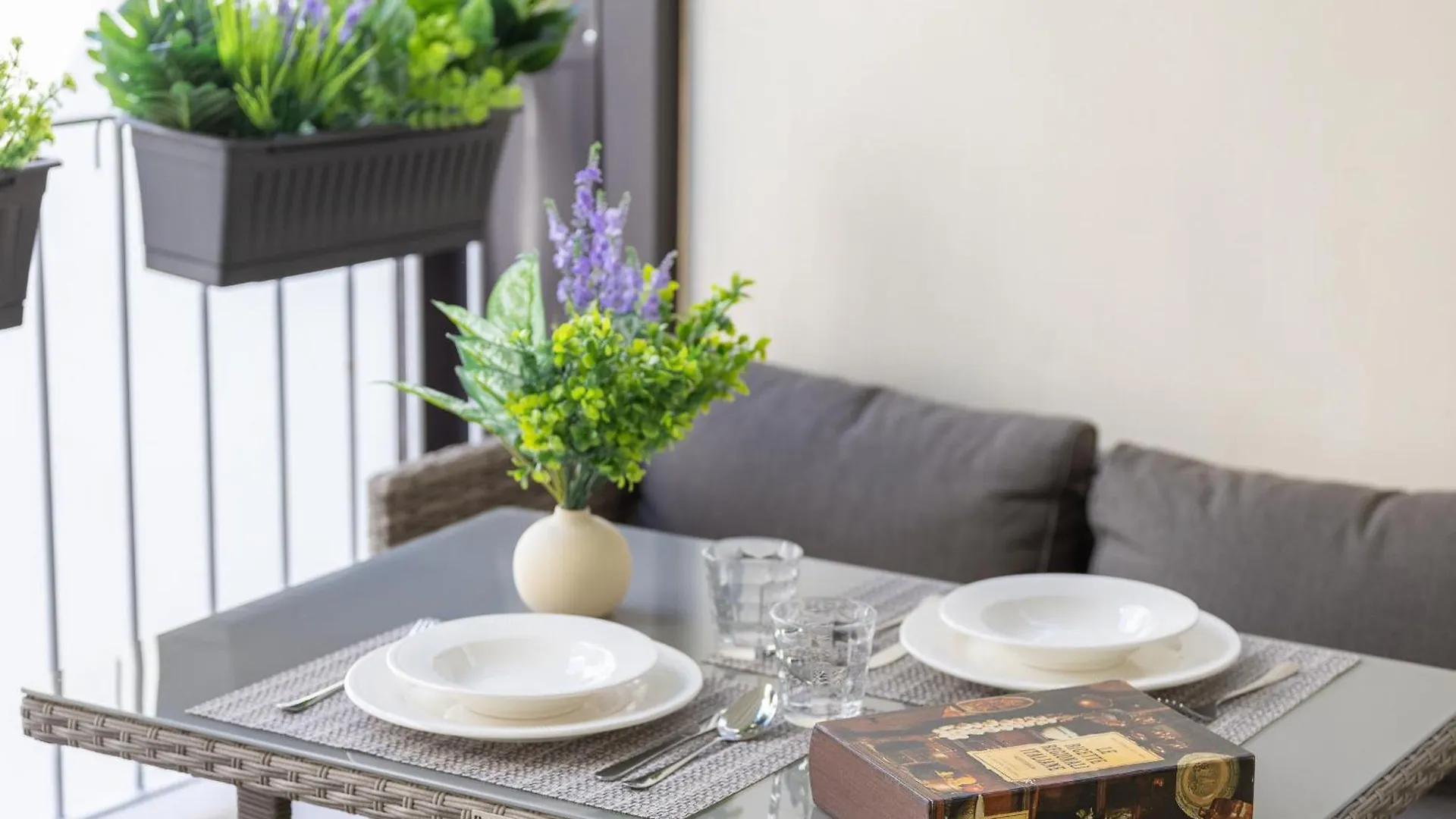 Sunny Apartment With Terrace In Milan City Center By Rentopolis