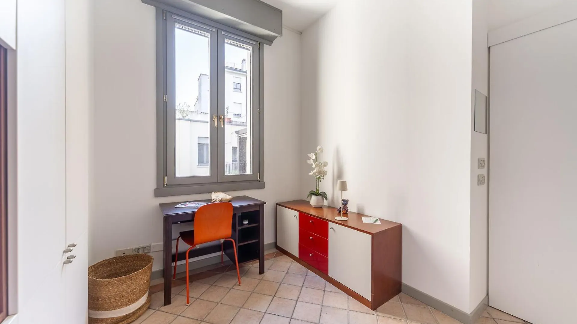 Sunny Apartment With Terrace In Milan City Center By Rentopolis