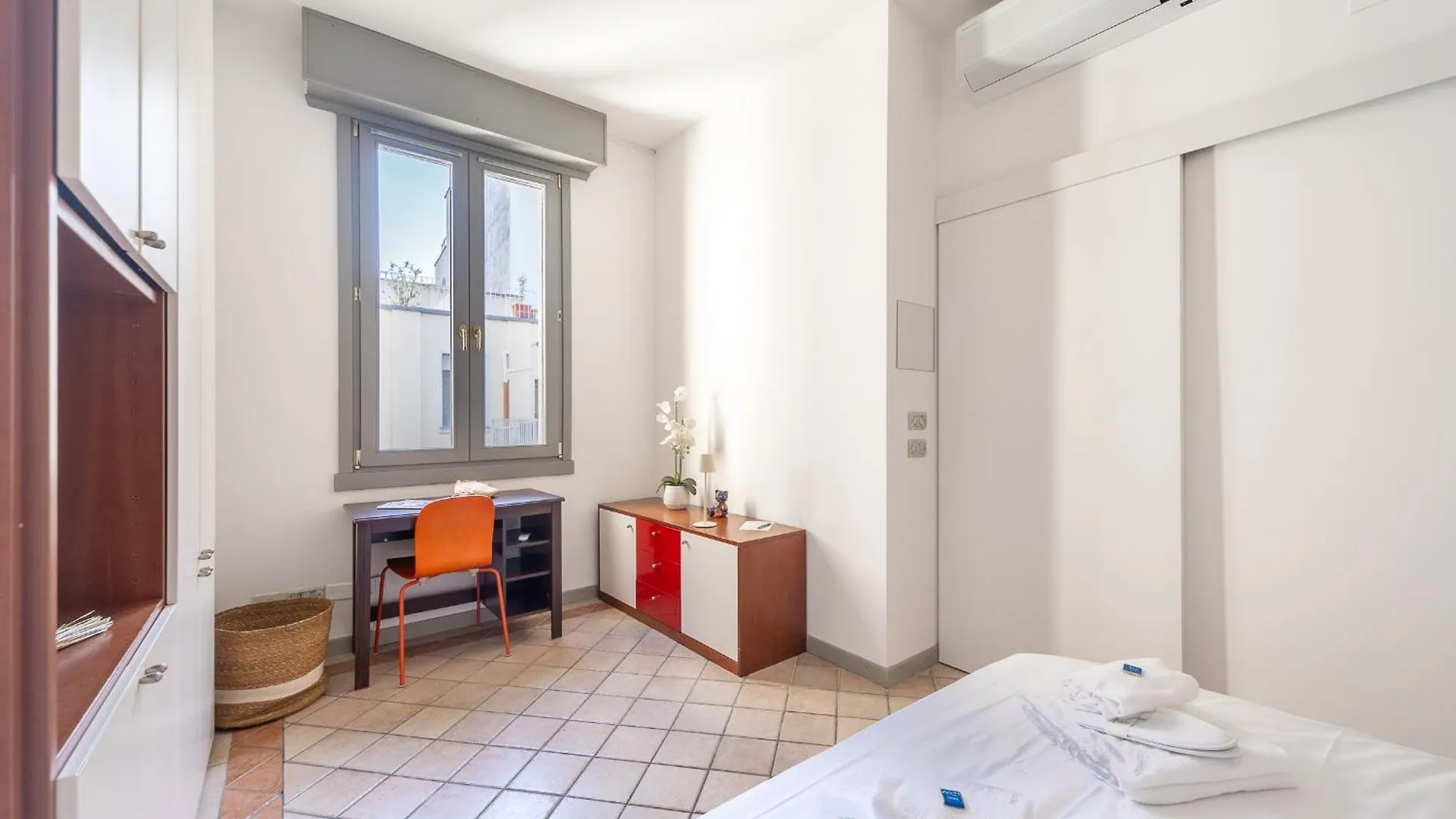 Sunny Apartment With Terrace In Milan City Center By Rentopolis