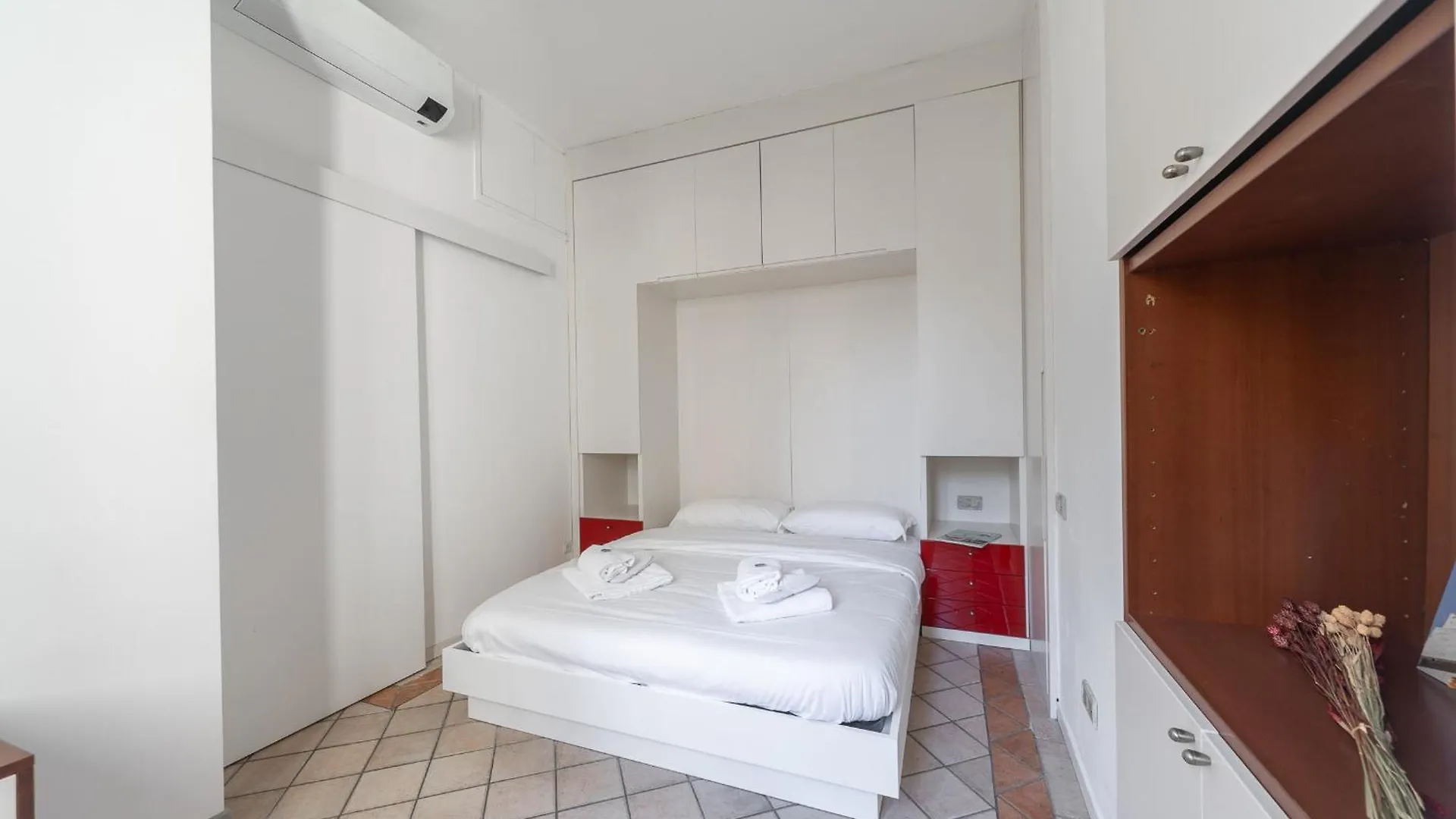 Sunny Apartment With Terrace In Milan City Center By Rentopolis イタリア