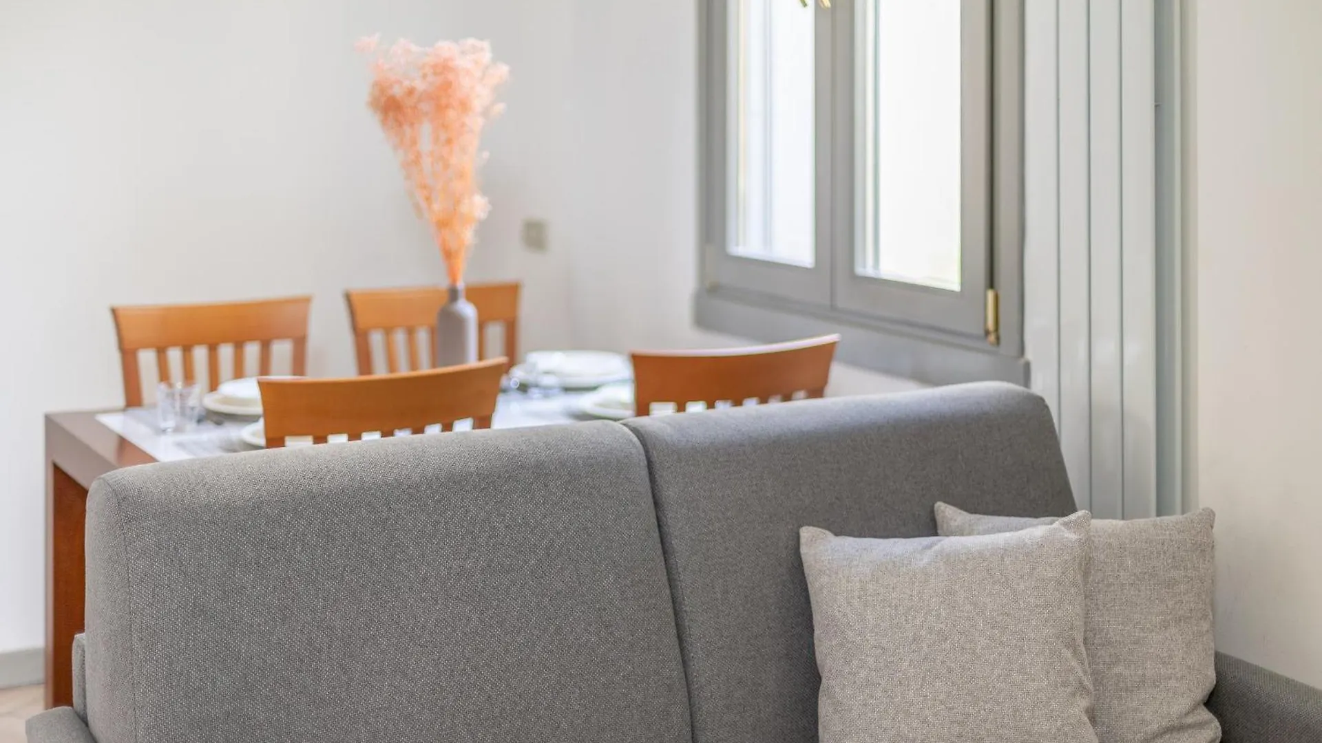Sunny Apartment With Terrace In Milan City Center By Rentopolis