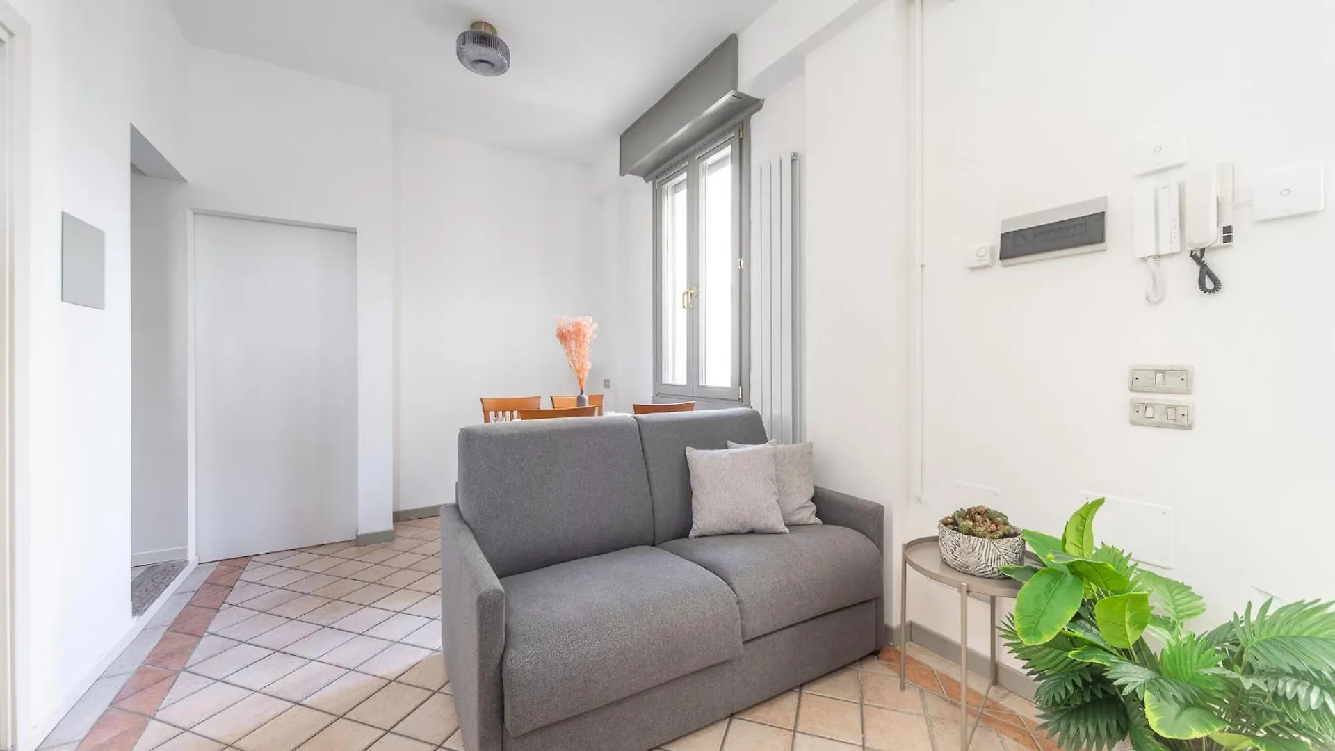 Sunny Apartment With Terrace In Milan City Center By Rentopolis 0*,