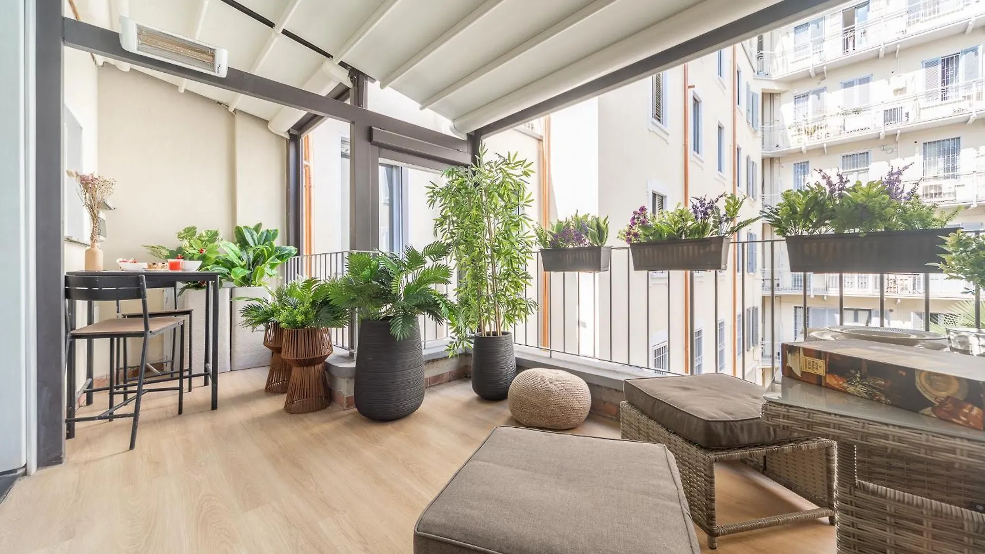 Sunny Apartment With Terrace In Milan City Center By Rentopolis イタリア