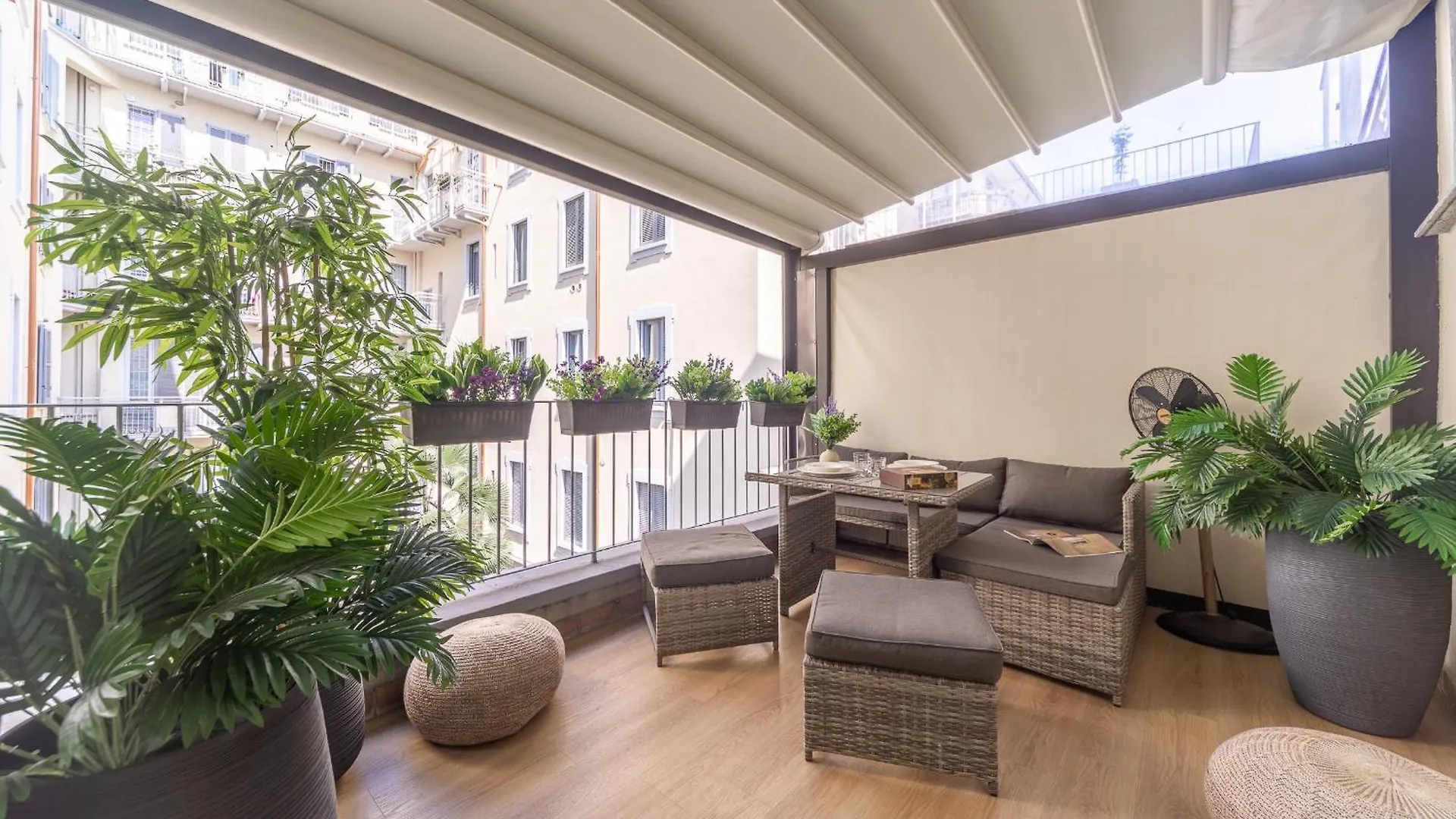 Sunny Apartment With Terrace In Milan City Center By Rentopolisの連絡先