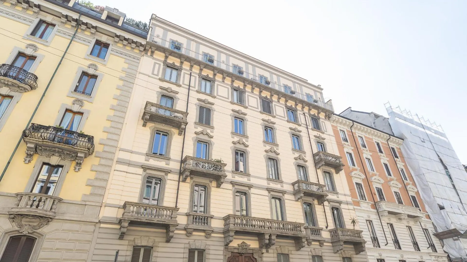Sunny Apartment With Terrace In Milan City Center By Rentopolis
