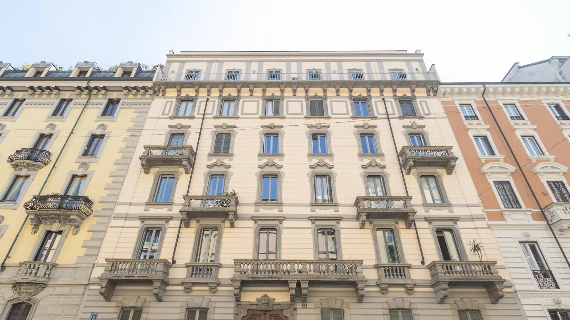 Sunny Apartment With Terrace In Milan City Center By Rentopolis