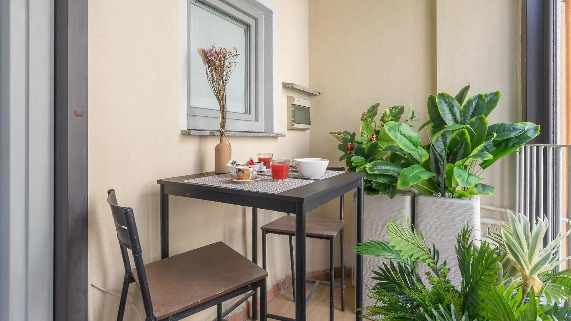 Sunny Apartment With Terrace In Milan City Center By Rentopolis