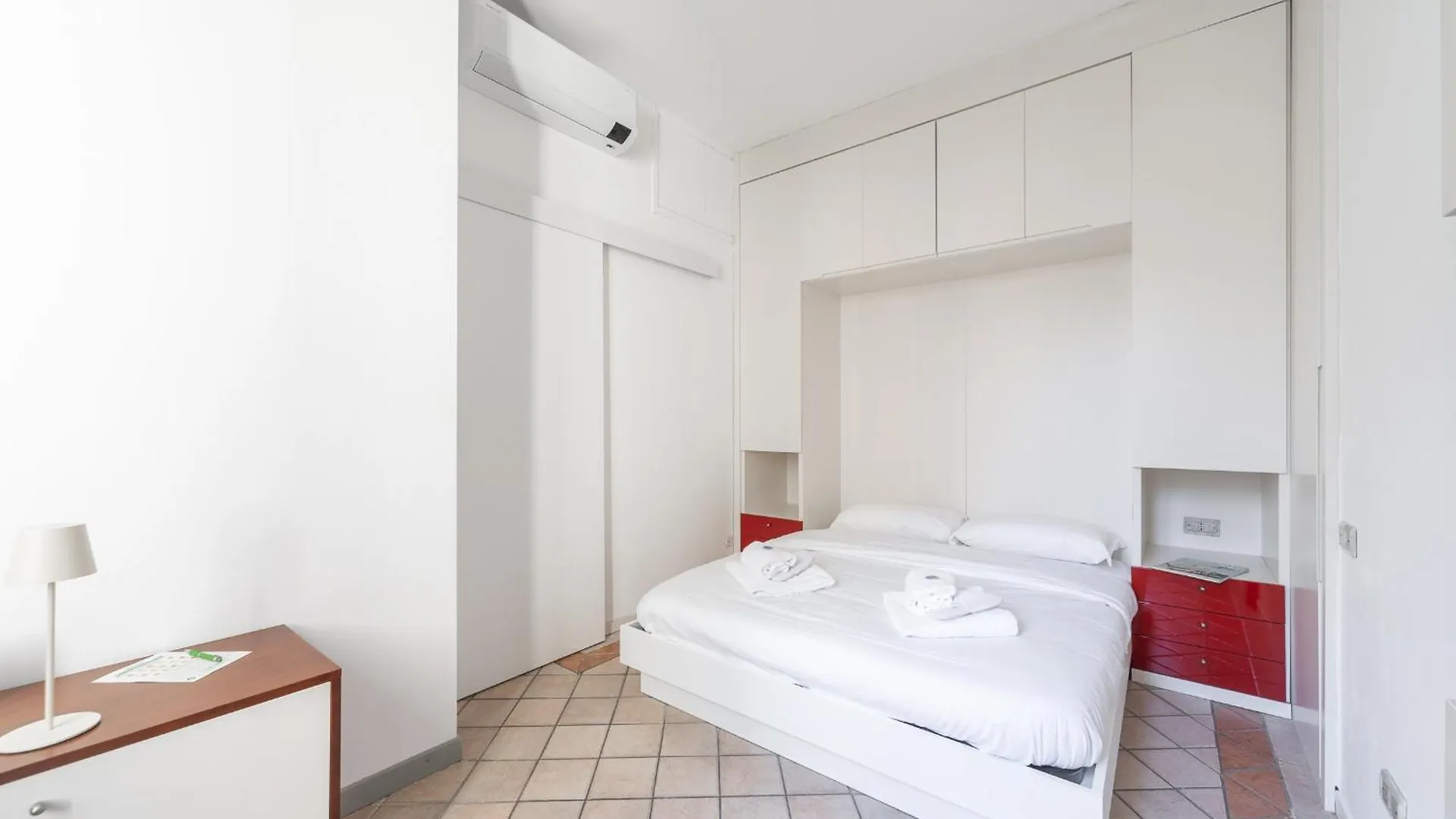 Sunny Apartment With Terrace In Milan City Center By Rentopolis