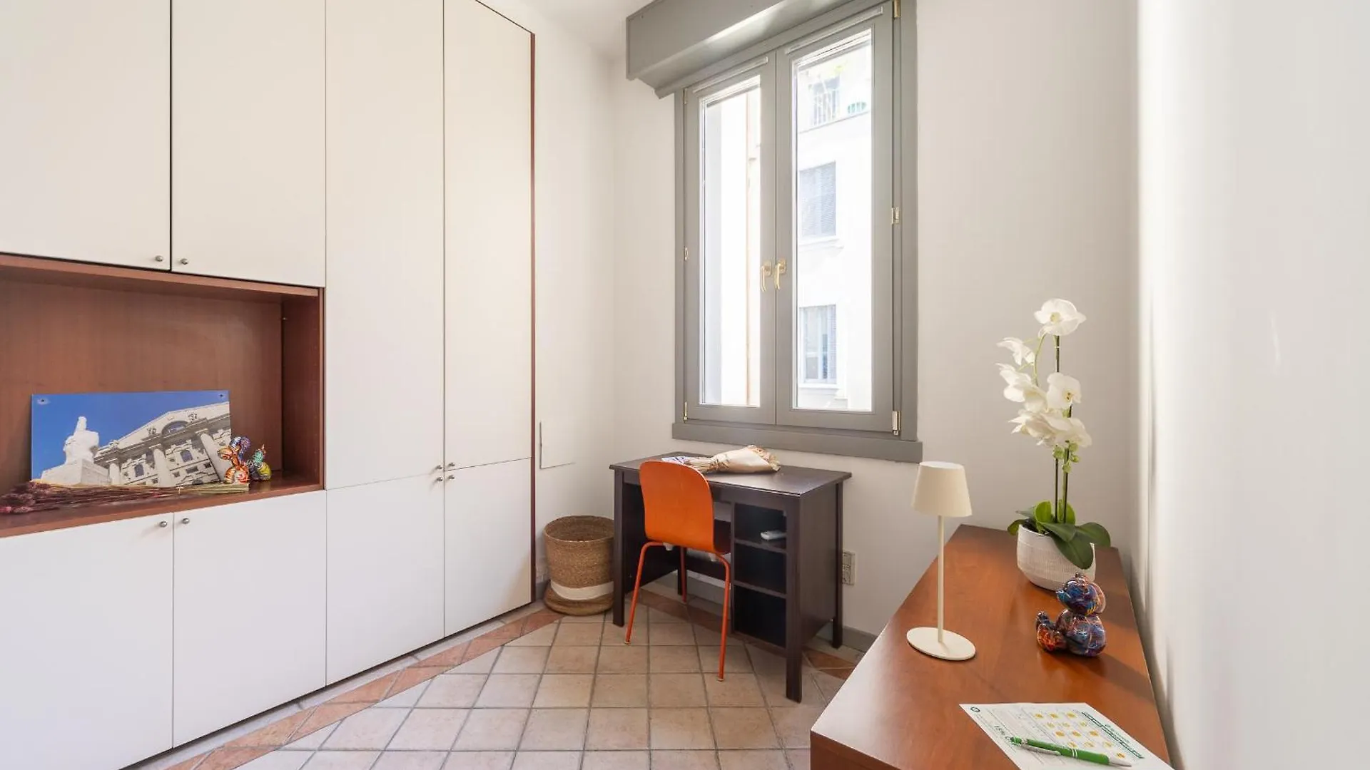 Sunny Apartment With Terrace In Milan City Center By Rentopolis